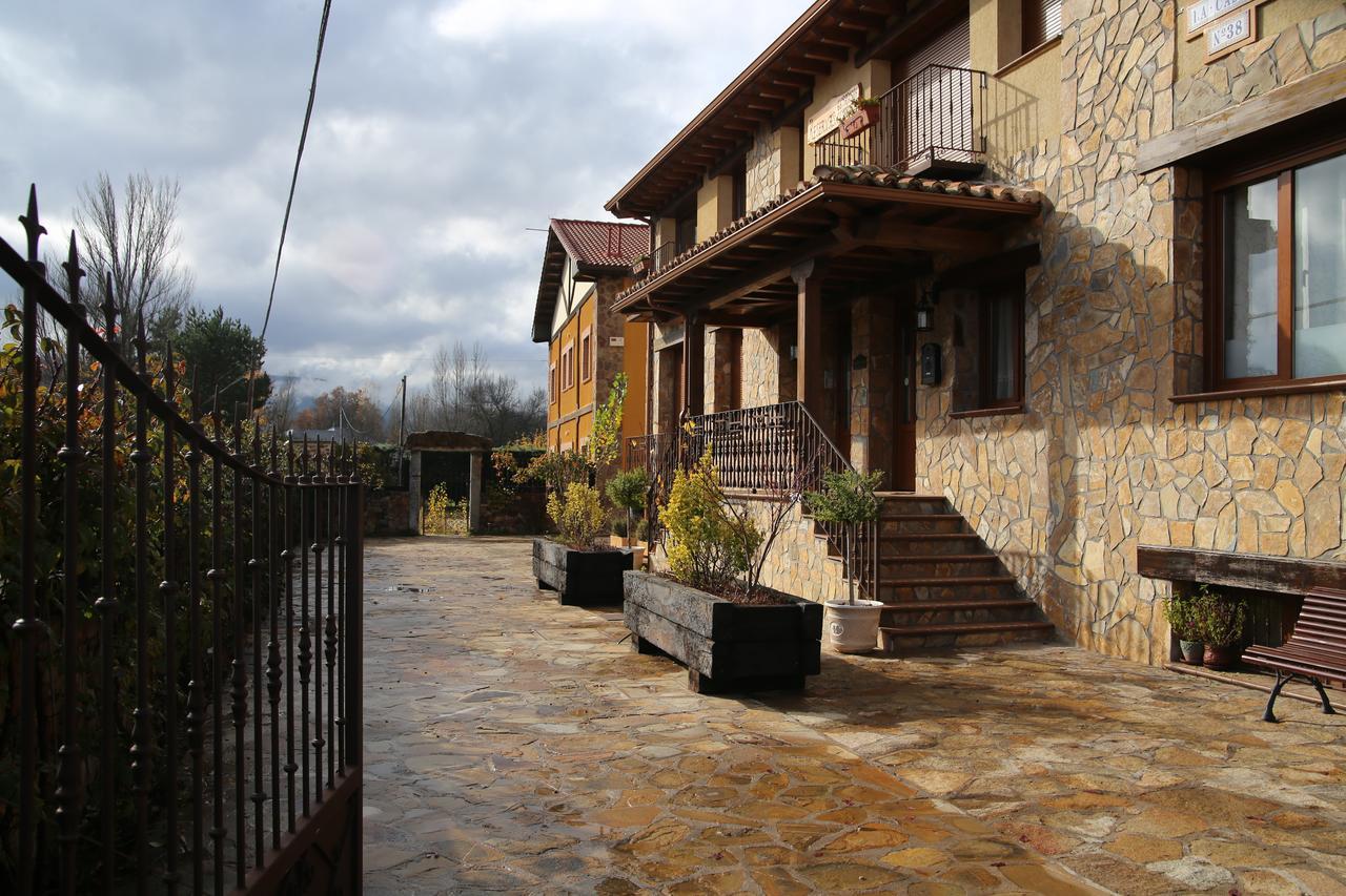 Apartamentos Rurales "La Cabana" Rascafria Bagian luar foto